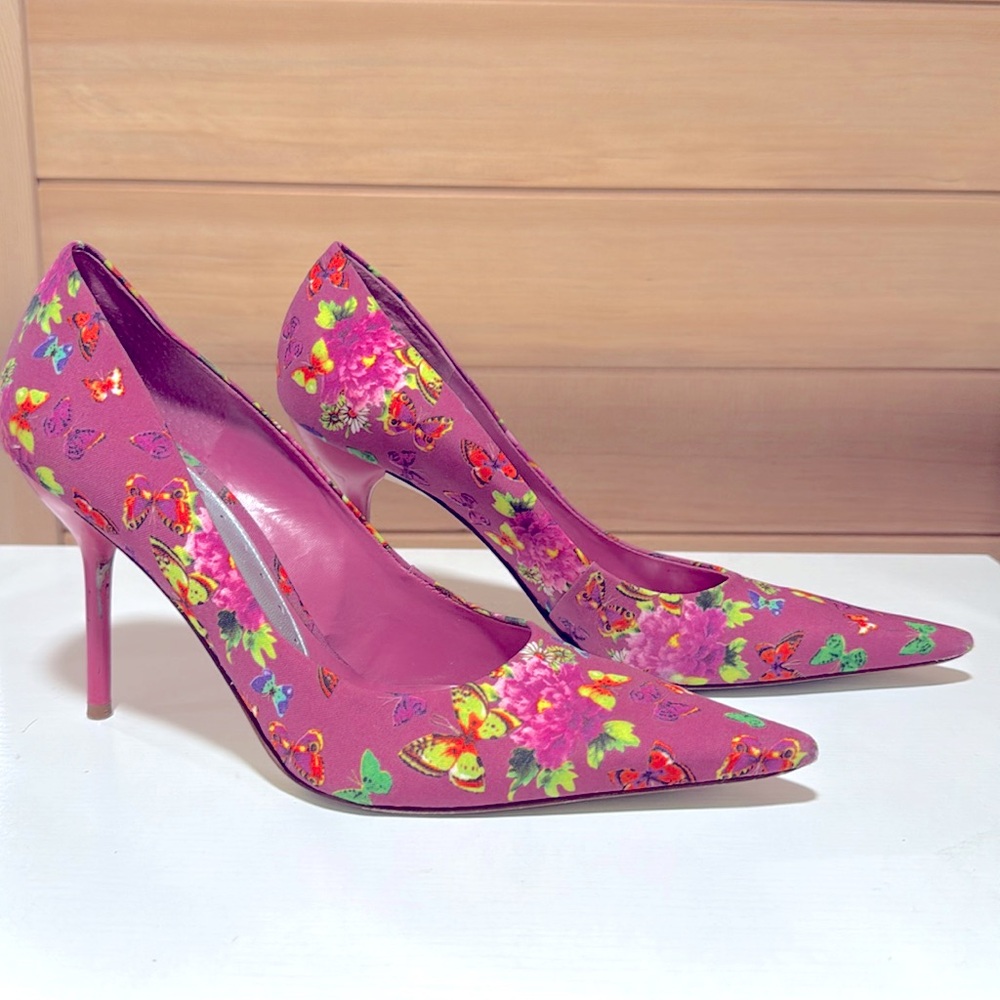 BCBGIRLS butterfly pointed toe heels